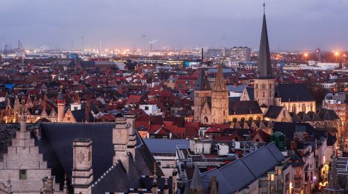 Belfry and Cloth Hall (Belfort en Lakenhalle)