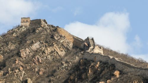 The Great Wall in Suspension