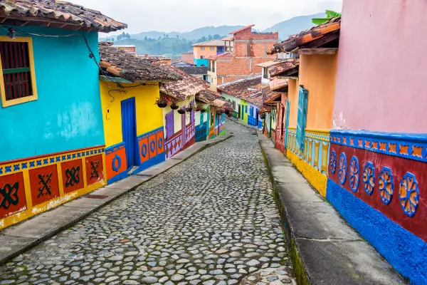 Hotel dekat Parroquia San Pio de Pietrelcina