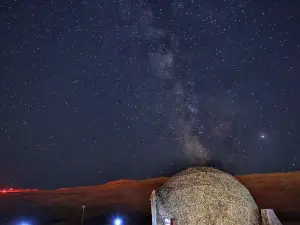 庫木塔格沙漠景區露營基地-夜遊沙漠