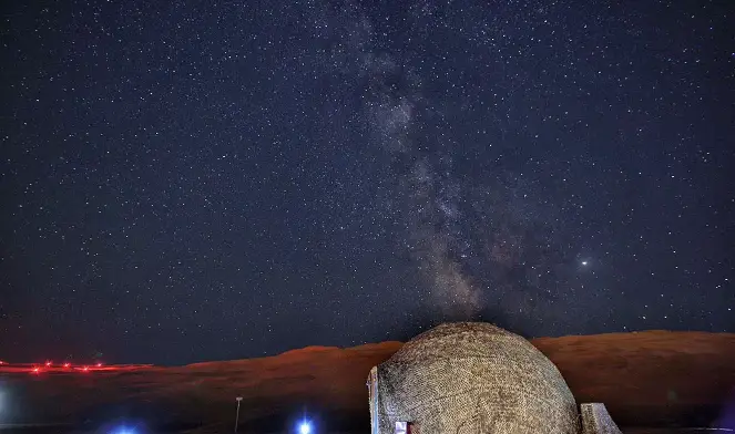 庫木塔格沙漠景區露營基地-夜遊沙漠