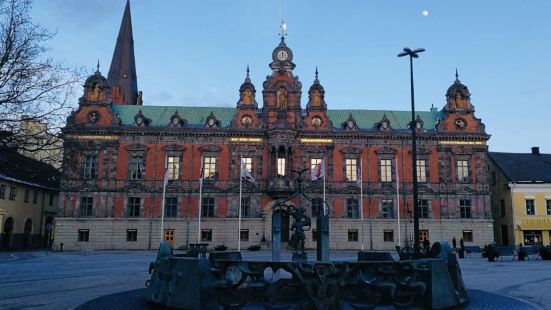 瑞典南端的馬爾默市是該國第三大城市，城市建築頗具特色，市政府