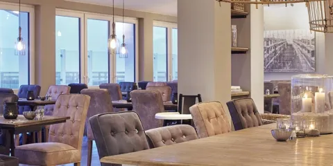 Holyharbour Cafe & Grill