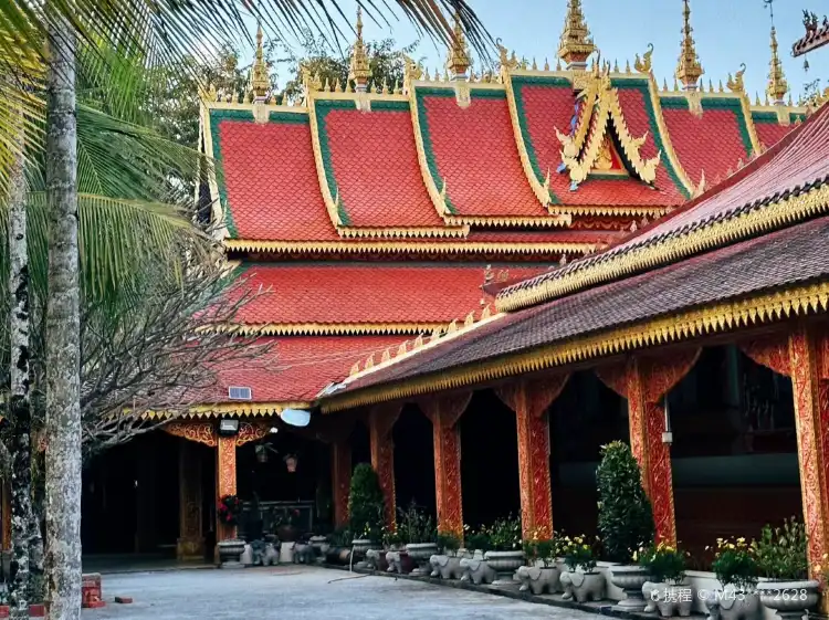Hotels near Manjinghan Village