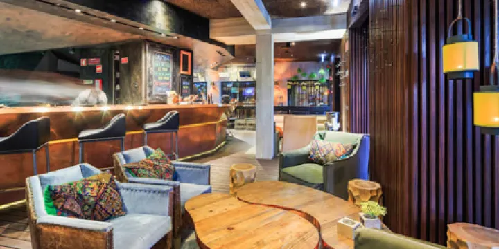 Salmora Live Kitchen&Bar