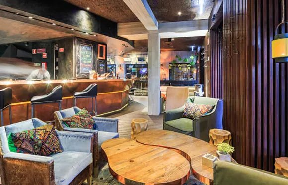 Salmora Live Kitchen&Bar