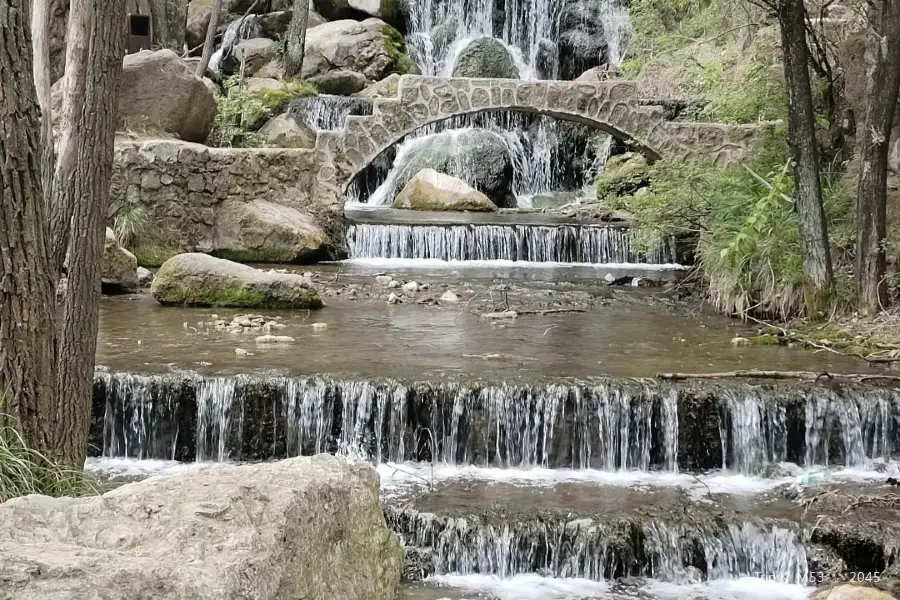 Taohua Cavern Scenic Area