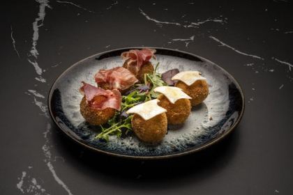 Oben Restaurant & Skybar