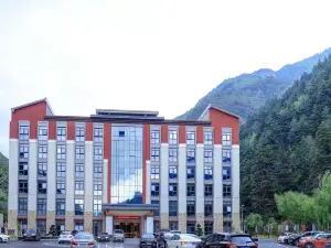 小金新四姑娘山庄(双桥沟景区店)·中餐厅