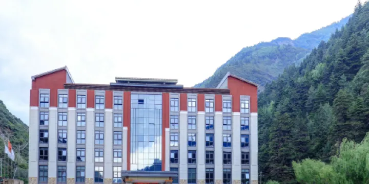 小金新四姑娘山莊（雙橋溝景區店）·中餐廳