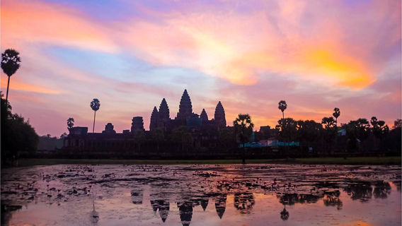 Sunrise Sightseeing in Siem Reap
