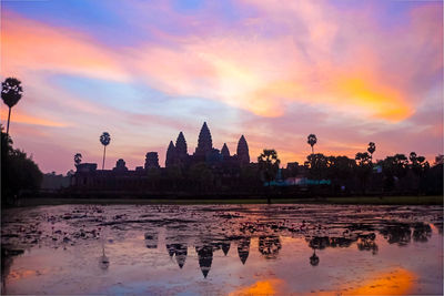 Podziwianie wschodu słońca w Siem Reap