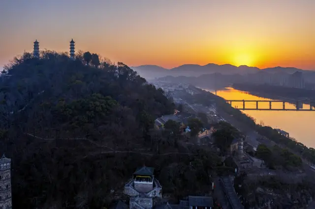 Sunrise Sightseeing in Linhai