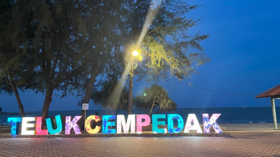 Teluk Cempedak Beach