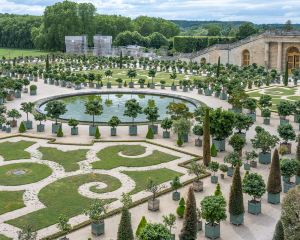 香港-凡爾賽 機票酒店 自由行