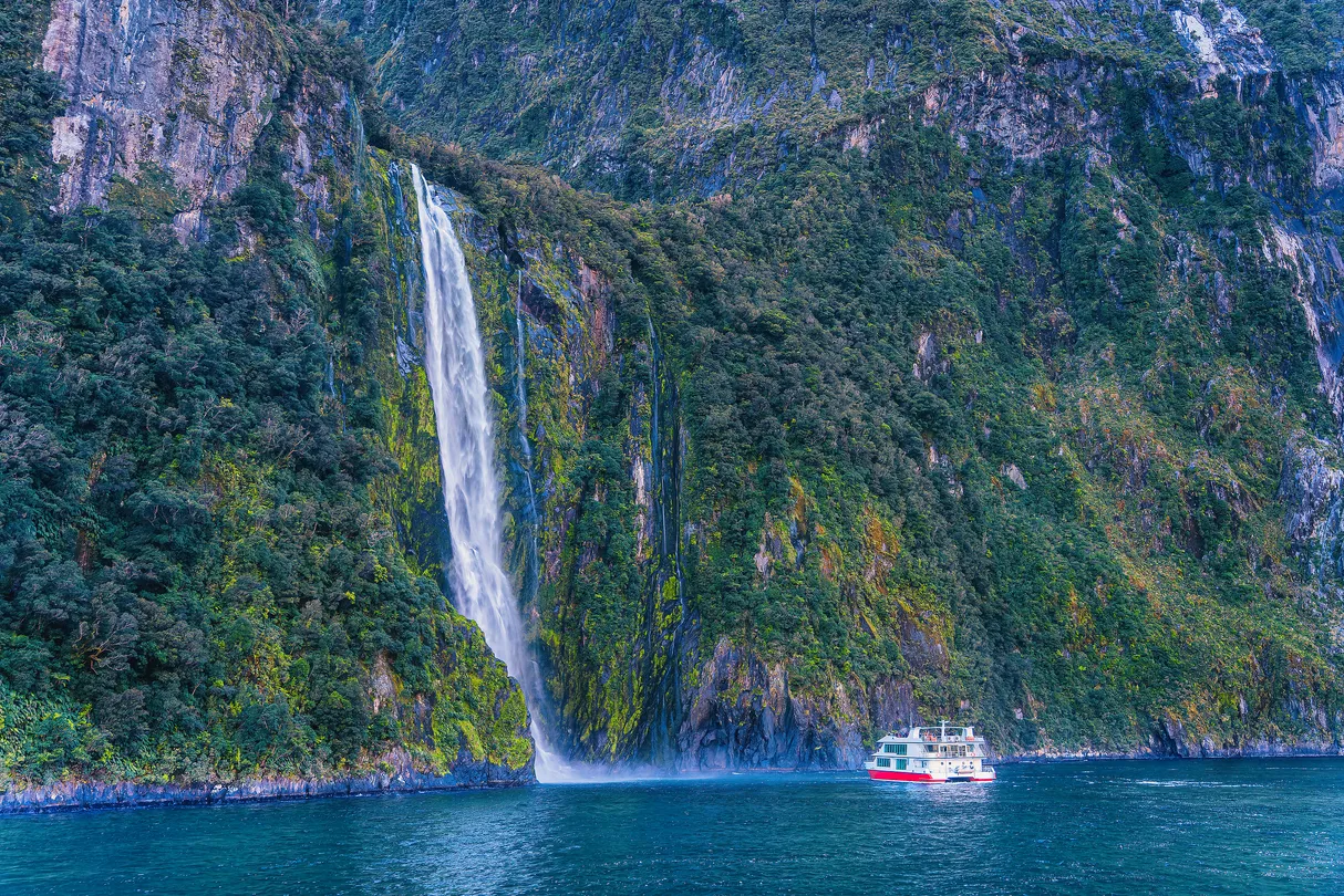 1_Milford Sound Scenic Cruises