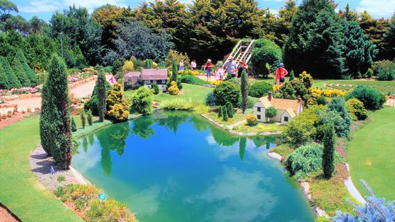 Cockington Green Gardens