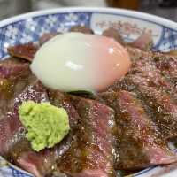 阿蘇にきたら絶対食べたい"あか牛丼"