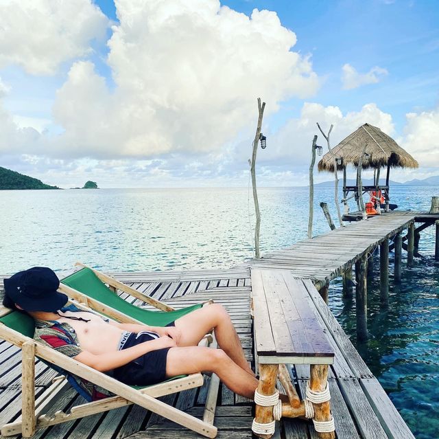 ติดเกาะหมาก ทะเลใส หาดสวยเงียบสงบ