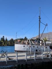 RealNZ - Queenstown Visitor Centre