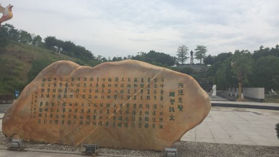 市區有一個這麼大的公園而且還是免費的，真的是河源人民的福利呀