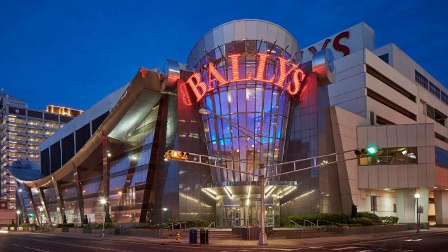 10 Best Shows in Vegas 2020: Acrobats, Magic, Comedy