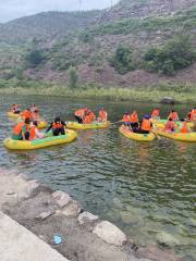 Qinshuixian Zhangfeng Canyon Drifting