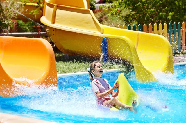 Top 8 US Water Parks to Visit for Summer 2025