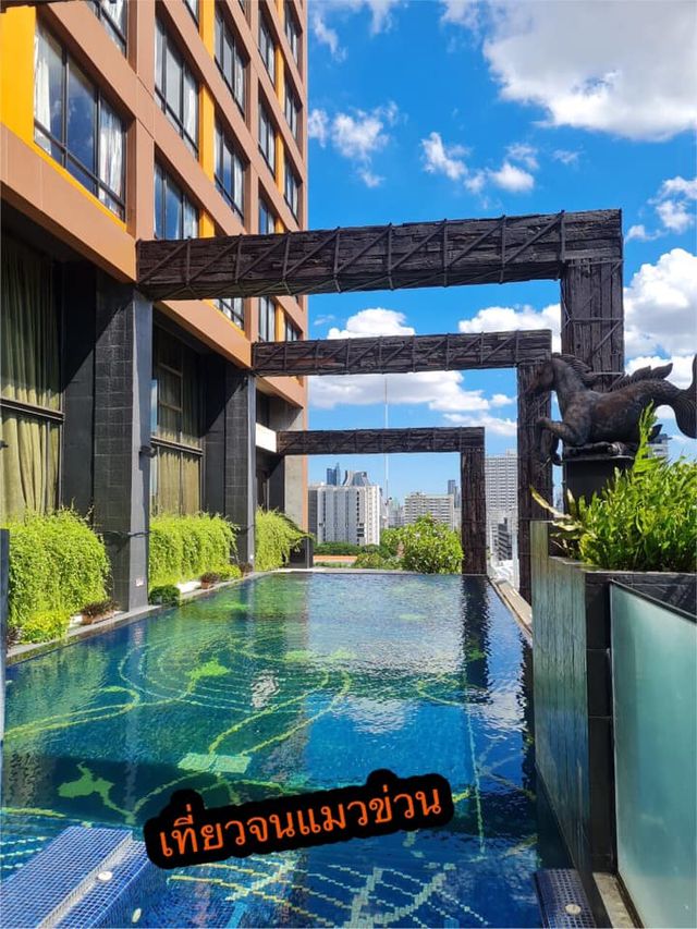 โรงแรมสระว่ายน้ำสวย