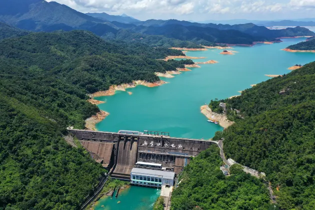 Отели с услугой парковкой в г. Хэйюань