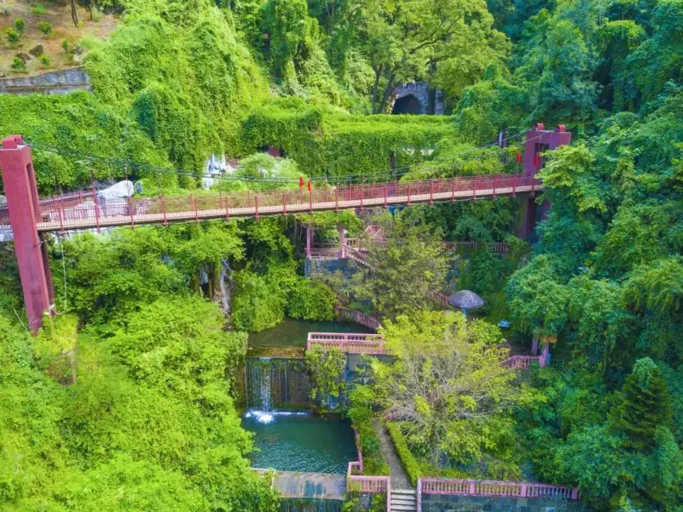 2_Zhuanxu Dragon Cave Scenic Area