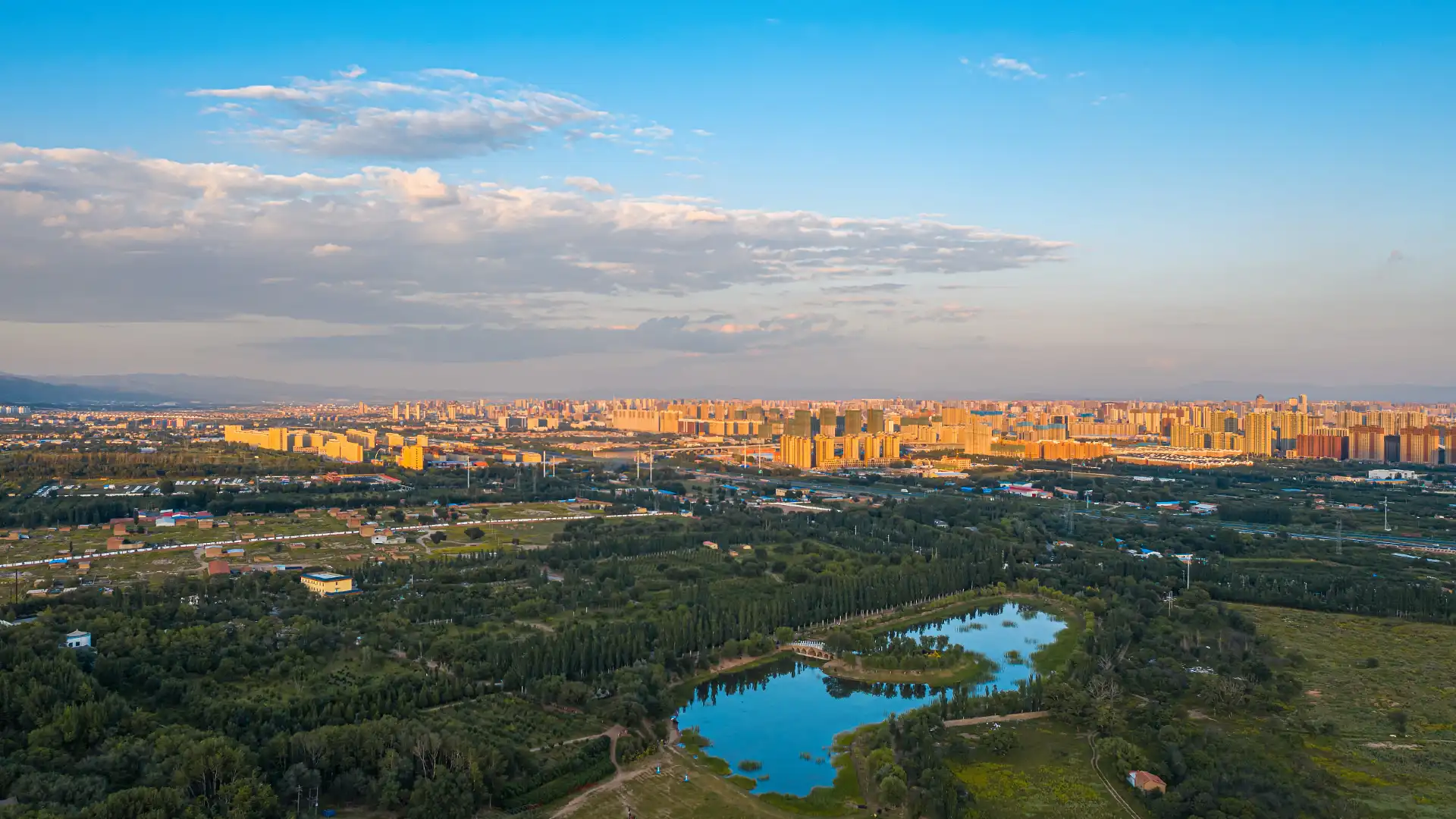 Hotels near Huhhot Wusutu State Forest Park