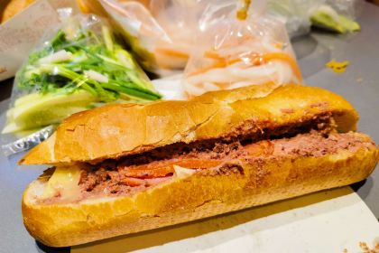 Bánh Mì Huynh Hoa