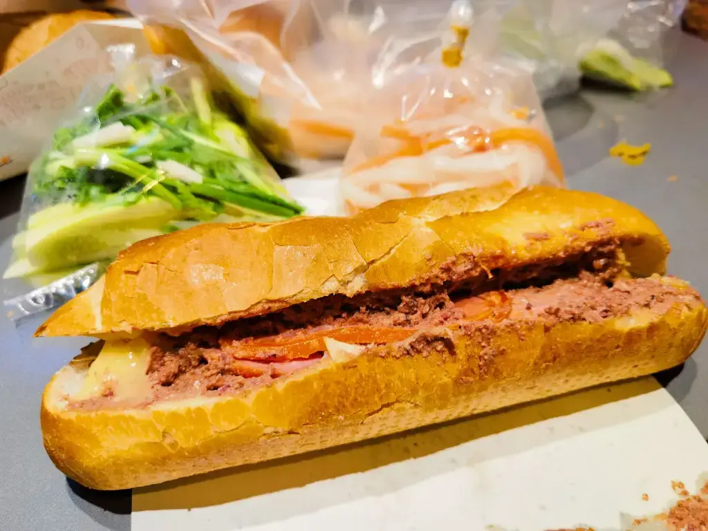 Bánh Mì Huynh Hoa