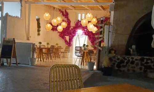 Aion Cocktail Bar & Bistro