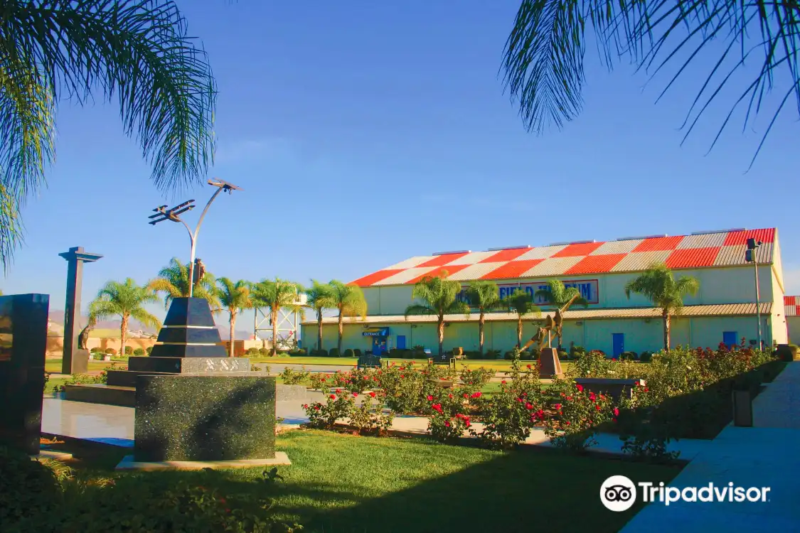 March Field Air Museum附近的飯店