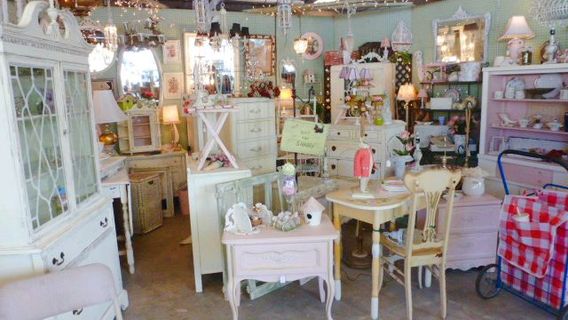 Renninger's Flea Market & Antique Center