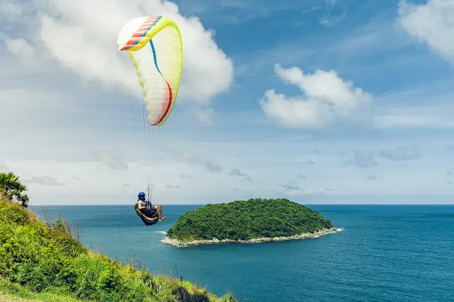 Paragliding in Phuket