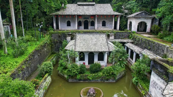 玩水避暑