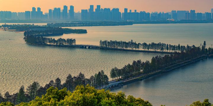 East Lake