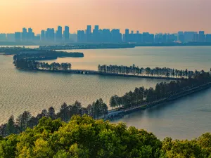 東湖