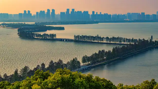 東湖周辺のホテル