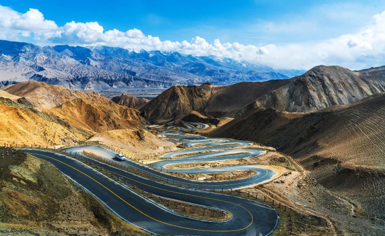 Compare 2 airports near Tashkurgan