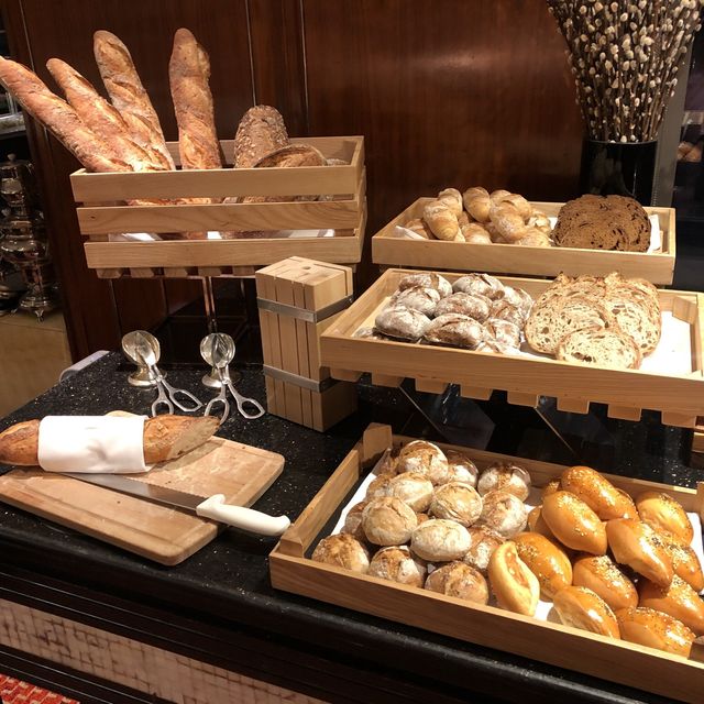 唔太特別既文華東方酒店快船廊自助晚餐