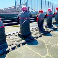 海に浸かるお地蔵様"はらほげ地蔵"﻿