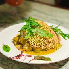 Queen·Cheuk Yuet User Photo