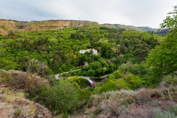 Vé máy bay Đà Lạt Tbilisi