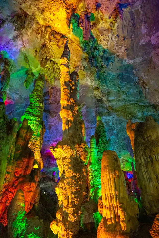 Yiliang Cave Exploration