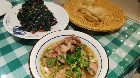 Yongluyanggaorou in 固原