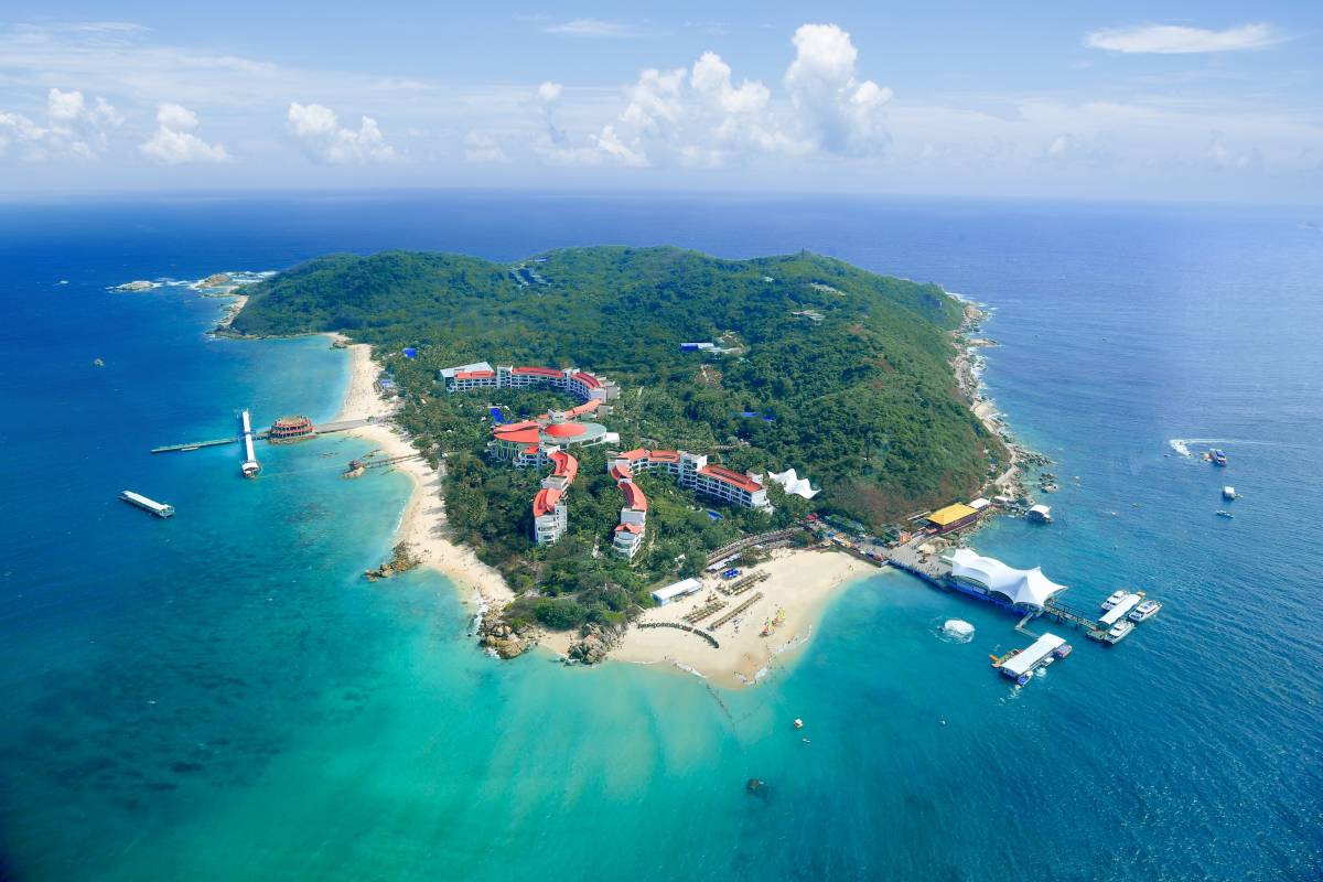 4. Explore the Tropical Paradise of Wuzhizhou Island